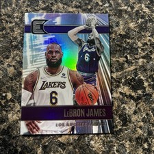 2021-22 Panini Chronicles - Essentials LeBron James #302