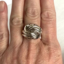 VTG Sterling Silver 925 Modernist Domed Swirl Knot Ribbon Band Ring Sz 7.5