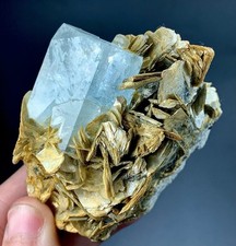 Beautiful Aquamarine Crystal Specimen From Pakistan 735 Carat