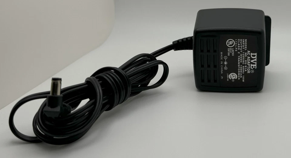 SMC 16 port unmanaged ethernet switch SMC-EZ6516TX. 10/100 Mbps. Fast Ethernet - Image 3 of 4