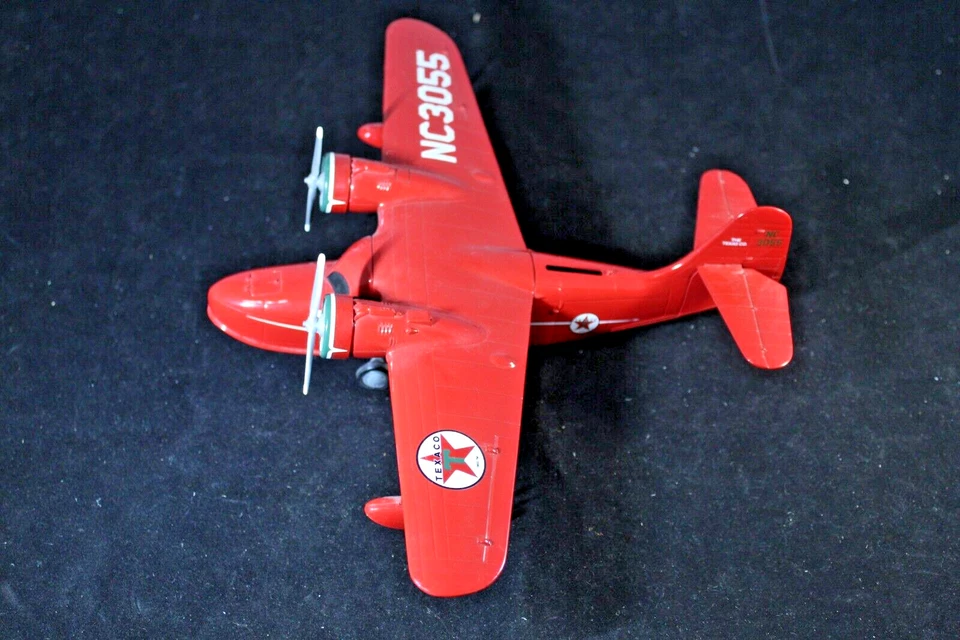 Alas de banco de avión modelo fundido a presión Texaco NC3055 de metal Texaco Foto 2 de 4