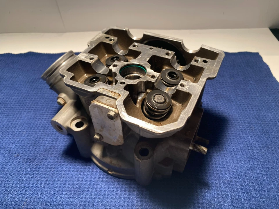 2005 KTM 950 KTM ADVENTURE CYLINDER HEAD ASSEMBLY OEM KTM ADVENTURE 950 - Imagem 2 de 4