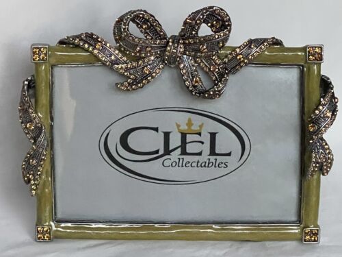 Ciel Collectables Bowtique Picture Frame . Made with Enamel, Swarovski Crystal