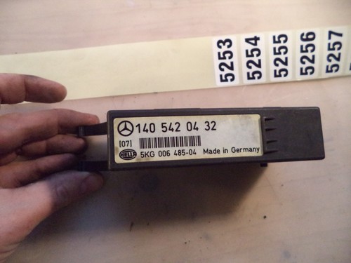 Mercedes S-Klasse W140 Relais Steuergerät Lampenkontrolle 1405420432 Hella D5253