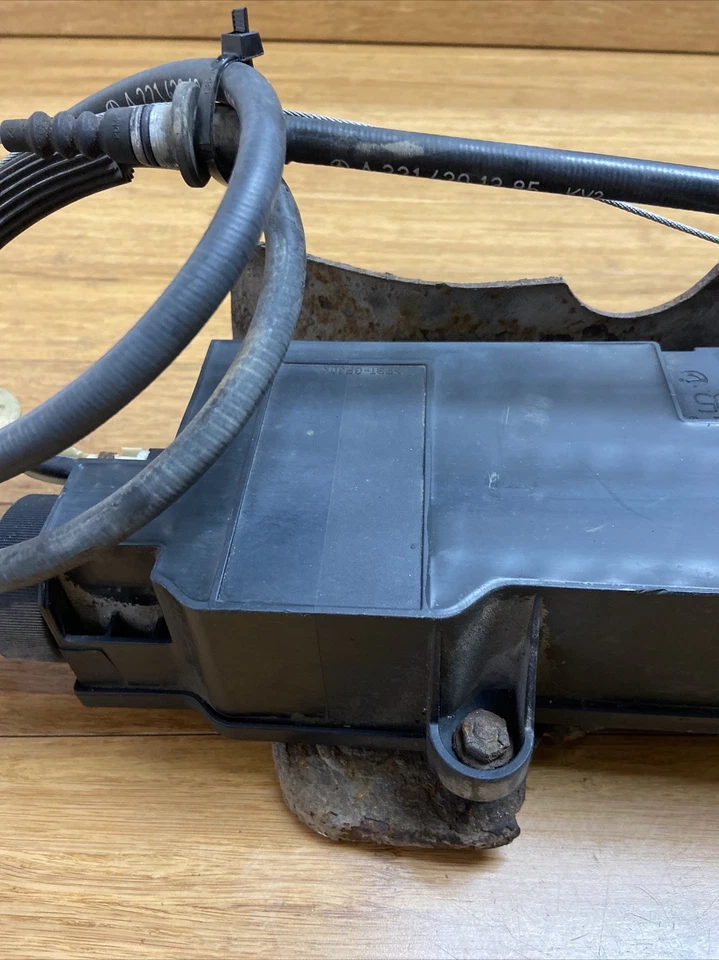 Unidad de actuador de freno de estacionamiento eléctrico Mercedes S550 W221 2007-2013 OEM Foto 3 de 4