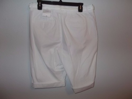 LIZ CLAIBORNE - WOMEN - SHORTS w/BELT - WHITE - SIZE 6 (AC-22-459) - Picture 3 of 3