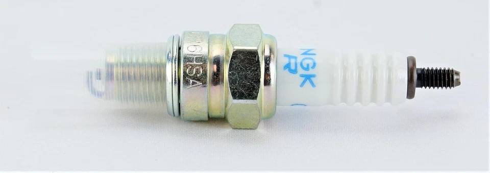 Paquete de 2 bujías NGK 2983 CR6HSA Suzuki DRZ 110 2003 2004 2005  Foto 2 de 4