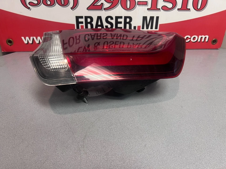 15-23 CHRYSLER 300 RH RIGHT PASSENGER SIDE LED TAILLIGHT BLACK TRIM OEM Foto 4 de 4