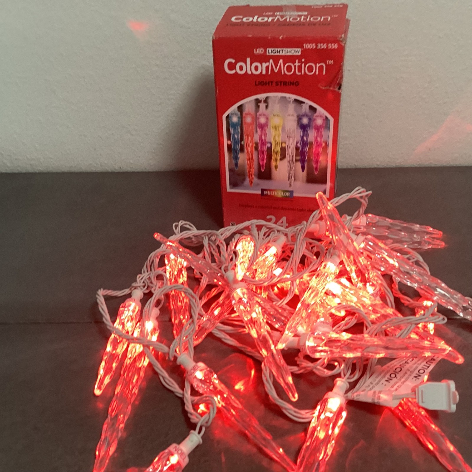 GEMMY COLORMOTION LED LIGHTSHOW 24 MULTICOLOR ICICLE LIGHTS Christmas Outdoor