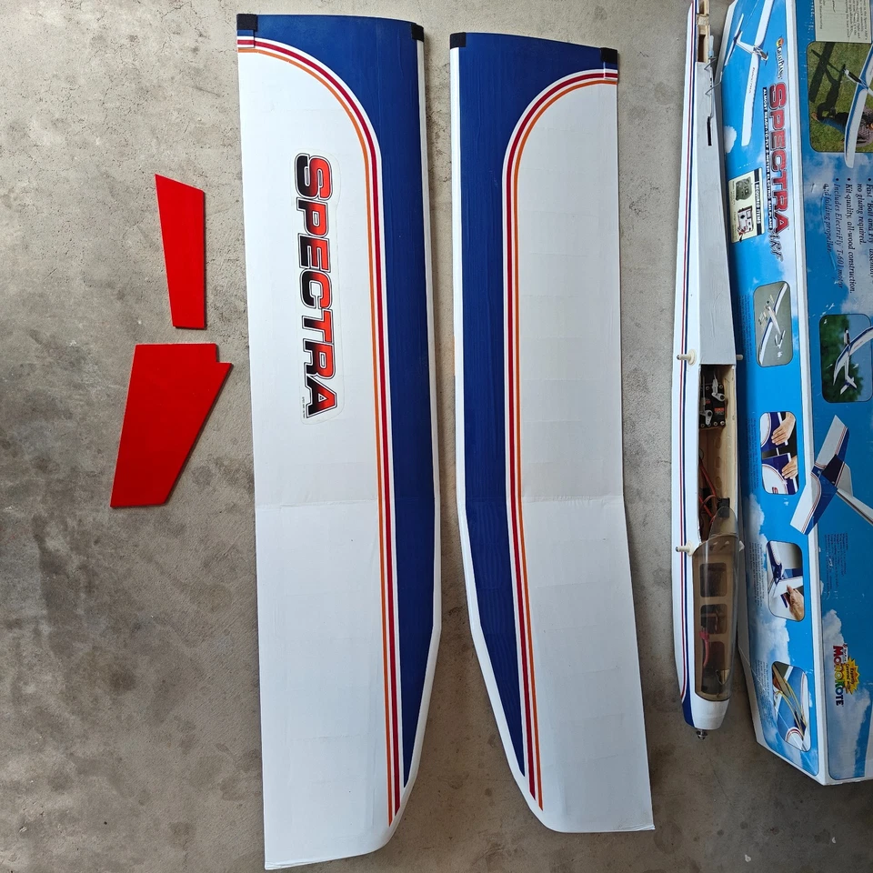 Great Planes Spectra ARF 2m Electric Sailplane GPMA1050 w/Box - Missing Tail - Image 4 of 4