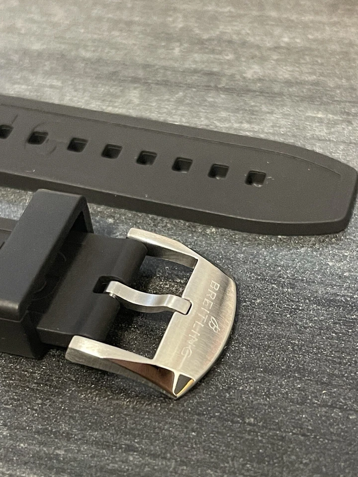 Черный резиновый ремешок BREITLING 20 мм Diver Pro от оригинального производителя с пряжкой хвостовика - Изображение 4 из 4