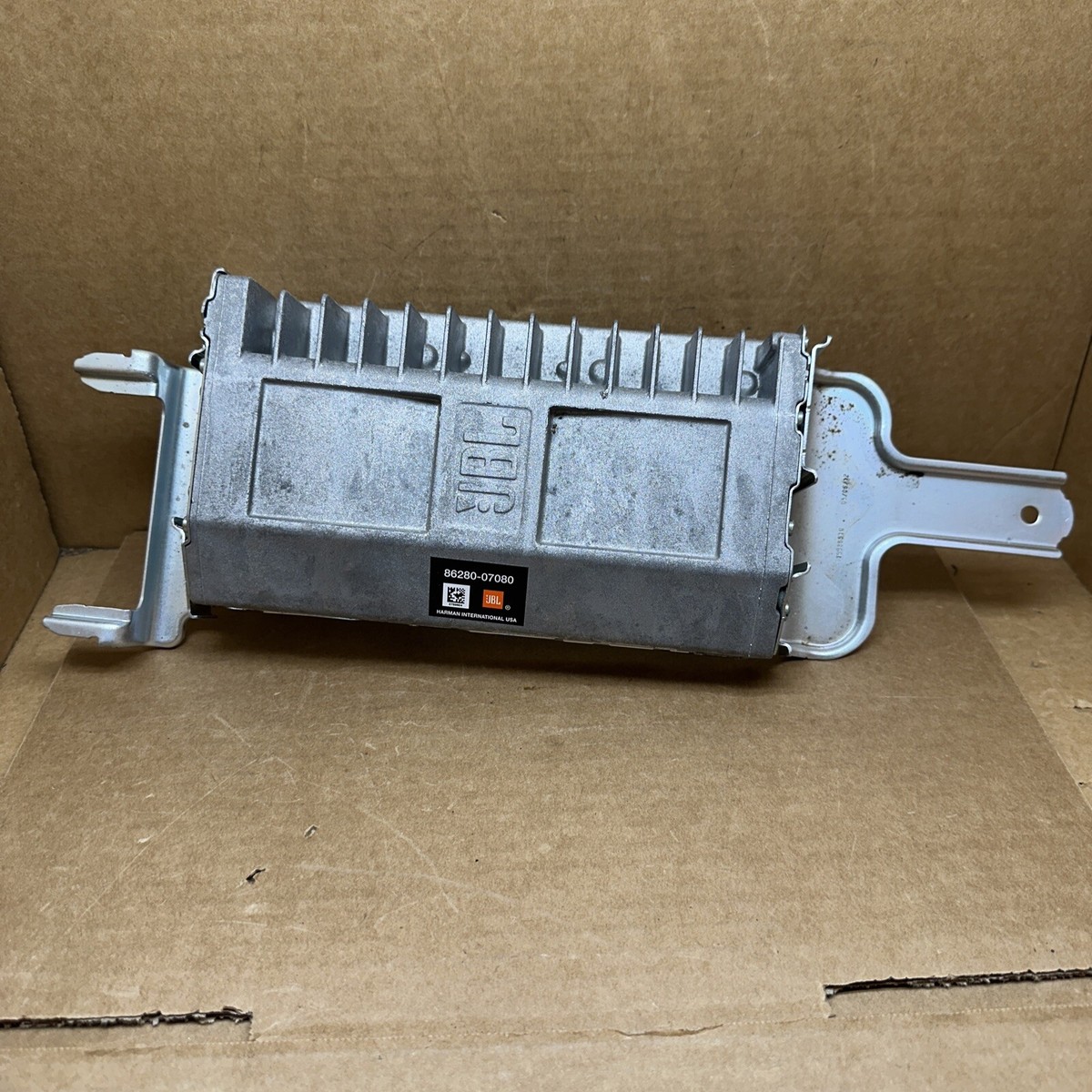 2011-2012 Toyota Avalon JBL Harman Stereo Radio Amp Amplifier