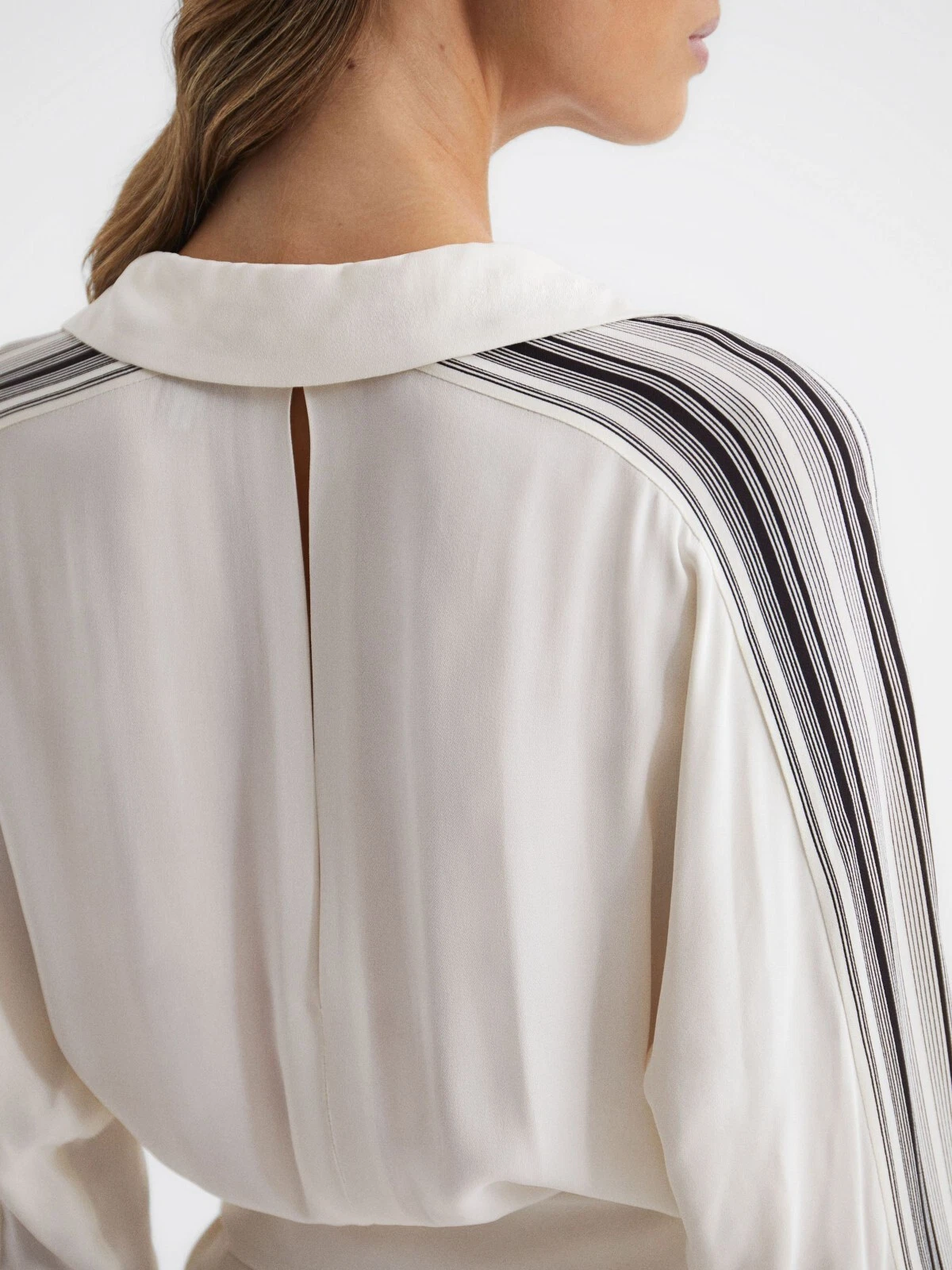 OFF WHITE ABITO CAMICIA FORMALE NUOVO CON ETICHETTE REISS OFF BIANCO PANNA MIDI CON CINTURA TAGLIA 8