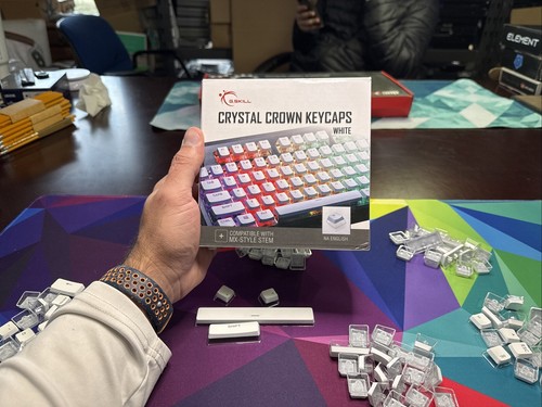 G.SKILL Crystal Crown White Keycaps - Keycap Set 104 Key Layout - Picture 1 of 6