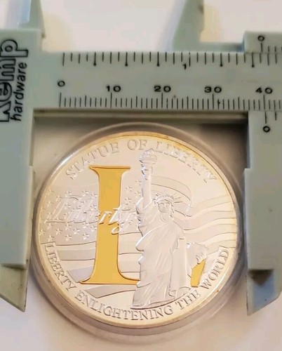 American Mint Statue of Liberty | 40 MM MEDAL | GOLD "L" 2011 - Picture 2 of 9