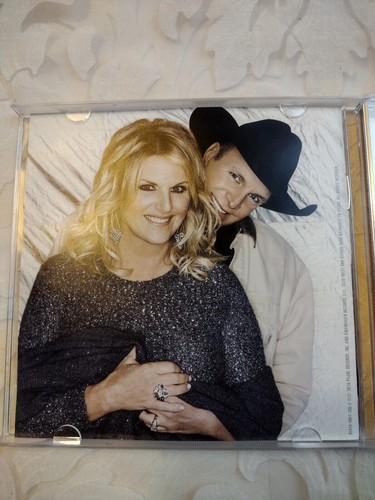 Garth Brooks & Trisha Yearwood Christmas Together 2016 CD Country Christmas - Picture 2 of 5