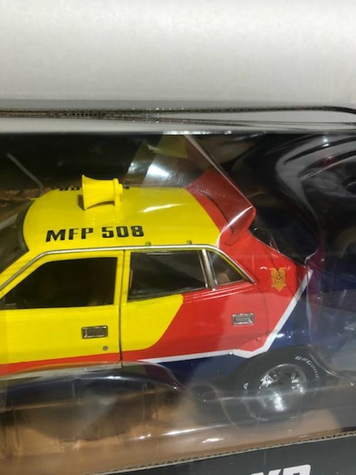 1974 Ford Falcon XB ミニカー 1/18 Greenlight 1974 Ford Falcon XB 4-Door Sedan RHD (Right
