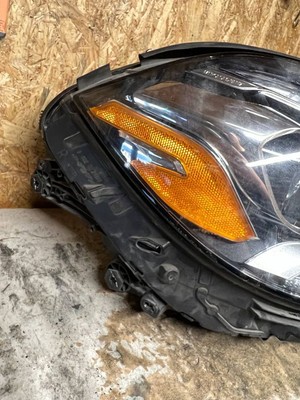 2017 - 2019 MERCEDES BENZ X166 Gls450 Gls550 Front Right Halogen 