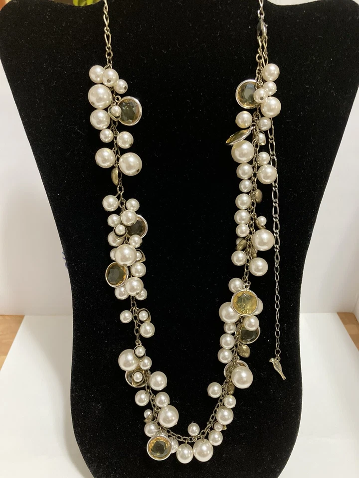 Collar Chloe + Isabel Tono Dorado Imitación Perla Dije Cuentas Transparentes Declaración Moderno Foto 2 de 4