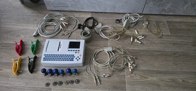 Schiller AT-101 AT 101 EKG ECG Gerät Mit Display Tastatur und Zubehör