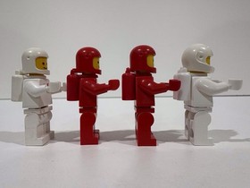 LEGO Space: Beta I Command Base (6970) - COMPLETE w/1 Helmet Substitution