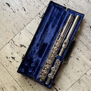 Gemeinhardt Flute Silver M2 used with case and cleaning rod