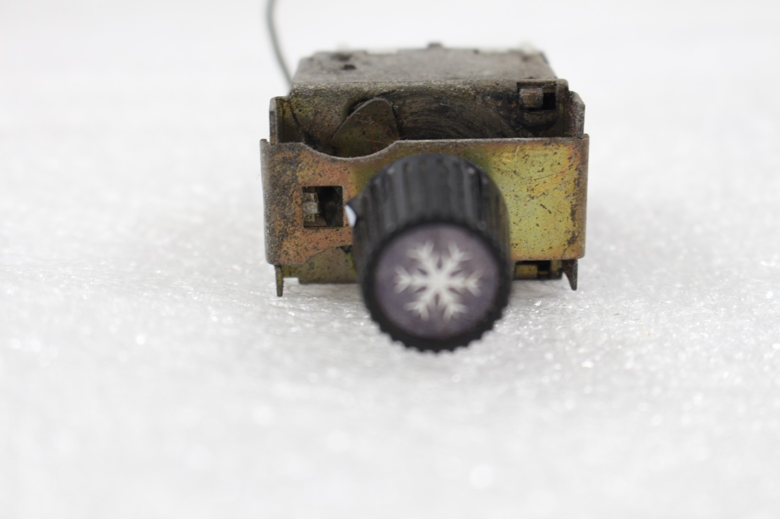 Ferrari Mondial, Temperature Control Switch, Used, P/N 60928700 / 60928300