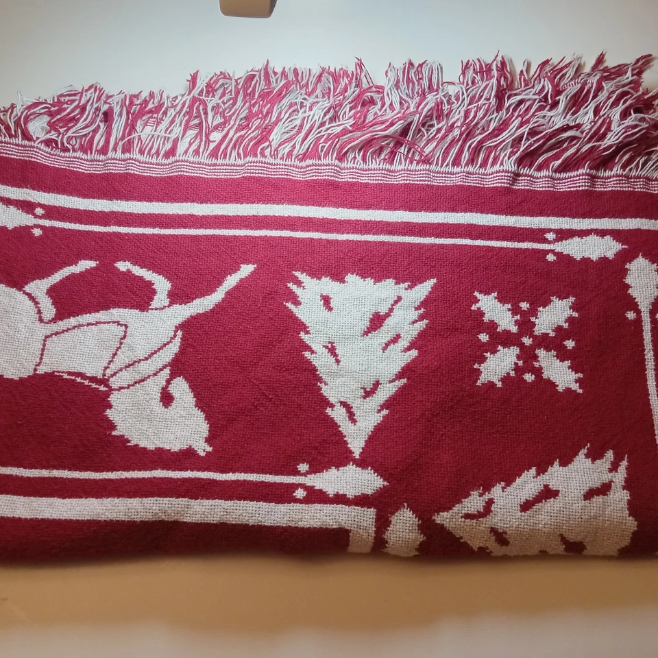 Vintage Holiday Horse Sleigh Jacquard Throw Blanket Fringe 50x60 Red/Beige - Image 4 of 4