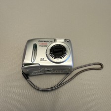 Olympus Camedia D-535 Zoom 3.2MP Digital Camera Battery Cover Does Not Close