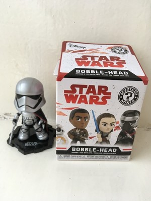 Funko MYSTERY MINIS Guerre Stellari L/'ULTIMA Jedi-Capitano Phasma Bobble-Head 20247