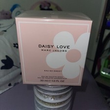 Marc Jacobs Daisy Love Eau de Toilette for Women - 1oz (Sealed box)