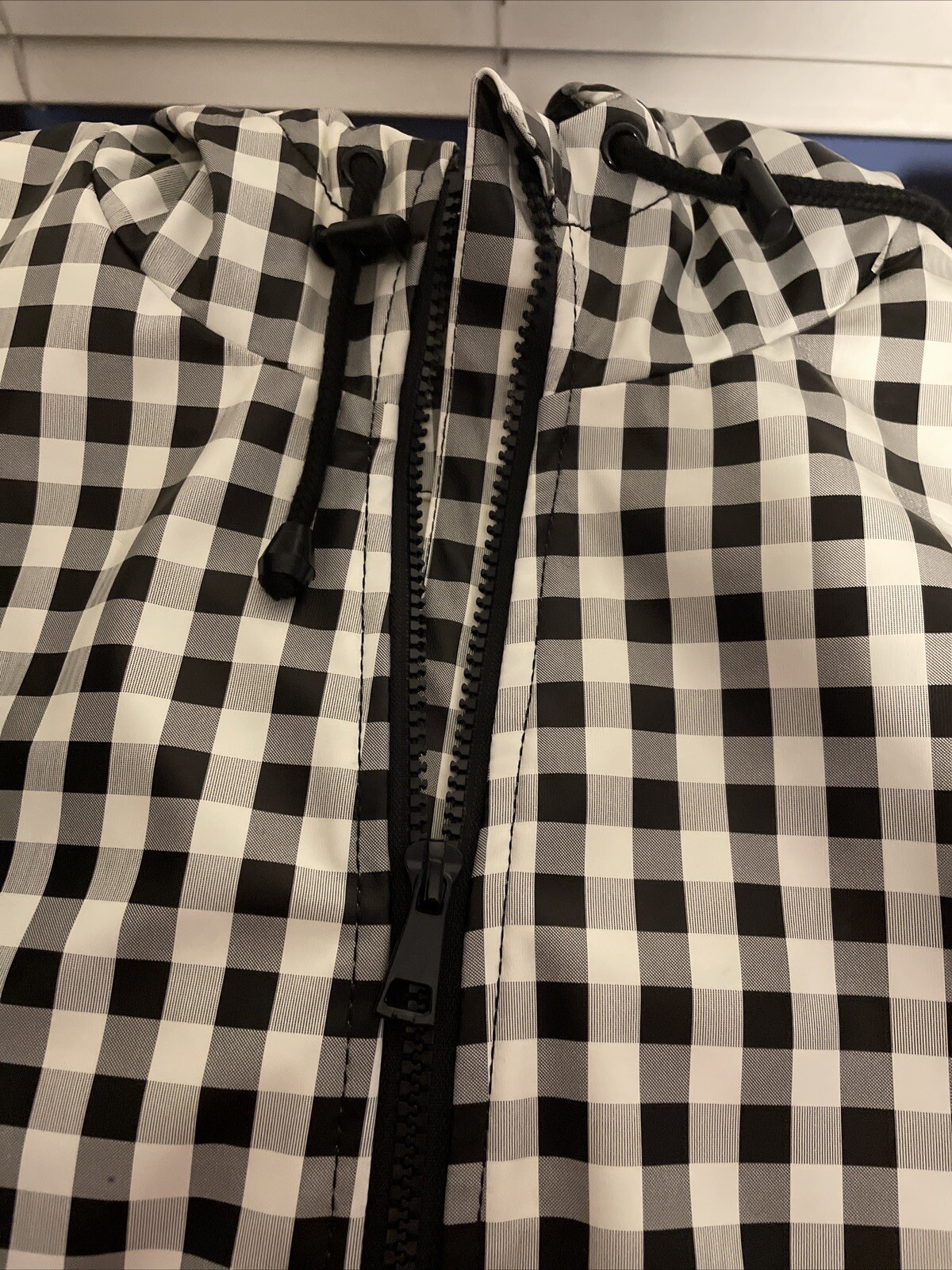 Coffee Shop New York Black Checked Rain Coat Size L Gem
