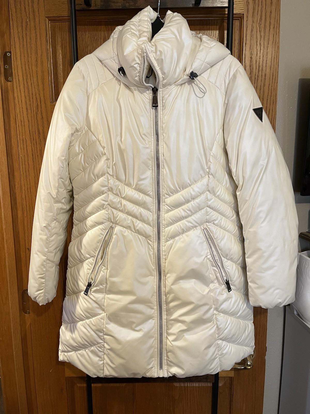 Women’s Guess Puffer Coat Pearl Size Medium Excellent!!!