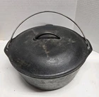 Vintage LODGE 10" D1 8DOl cast iron dutch oven w/ basting lid & handle, made USA