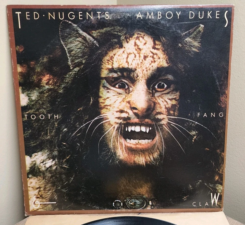  Ted Nugent - Tooth, Fang & Claw - Vinyl LP 1974 Discreet DS 2203 VG/VG+ - Image 2 of 4
