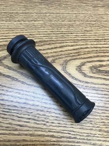 HONDA CB300F 2015-2018 THROTTLE GRIP PART # 53140-KYJ-305 - Picture 3 of 7