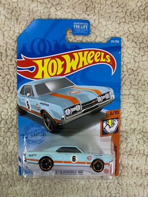 2021 Hot Wheels #231 Gulf Oil 67 Oldsmobile 442 Muscle Mania