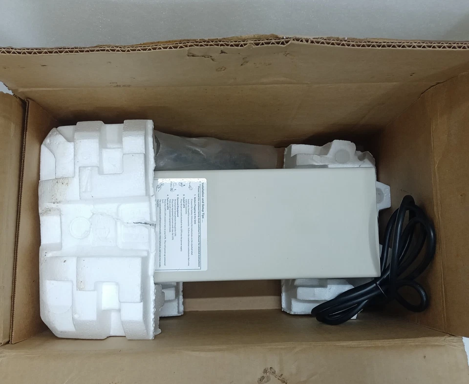 APC Smart-Ups 700VA, Power Supply Backup 120V / Part Number SU700X93 - Image 4 of 4