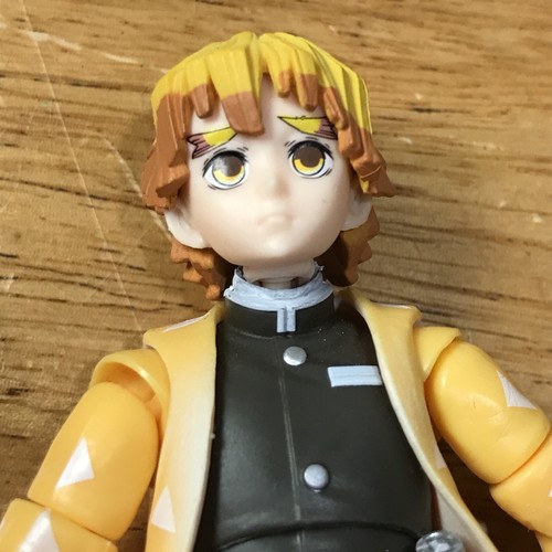 Bandai Demon Slayer Alta Definizione Ultimate Legends Zenitsu Agatsuma - Foto 8 di 14