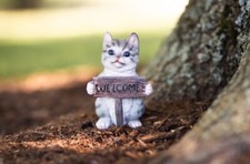 Cat Welcome Sign Garden Statue Figurine