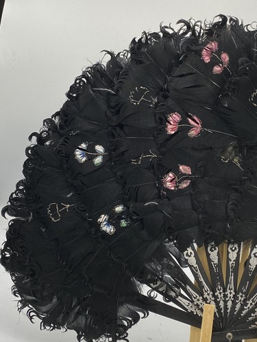 UNUSUAL 1920's FEATHER FOLDING HAND FAN (112) SALE - Picture 5 of 9