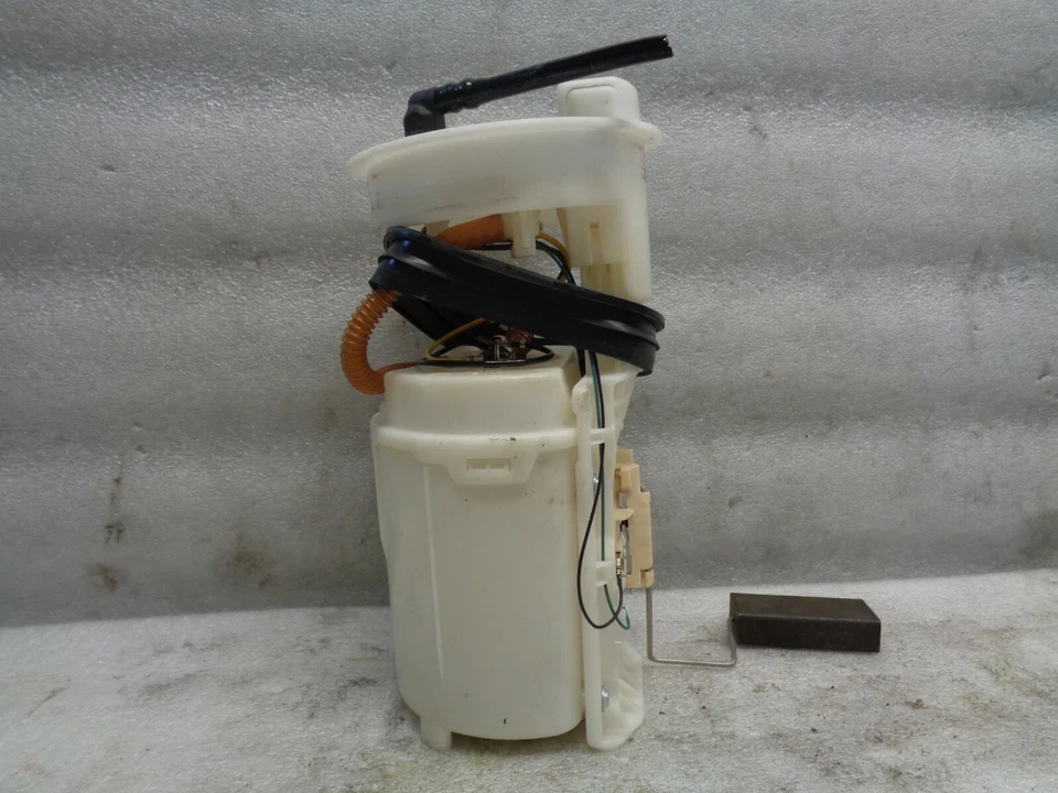 MONTAJE BOMBA COMBUSTIBLE GAS VOLKSWAGEN BEETLE 1998-2001 228233001003 OEM DK909138 Foto 3 de 4