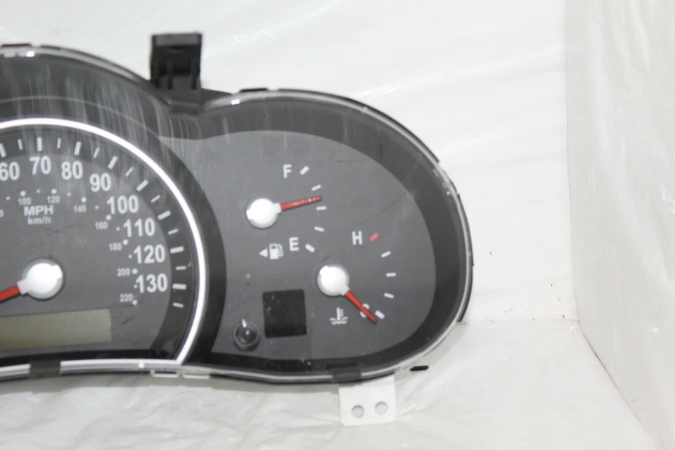 Cuadro de instrumentos velocímetro Kia Sedona 08-2011 panel de instrumentos 100.816 millas Foto 3 de 4