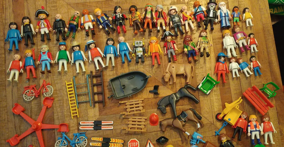 VTG 70s 80s 90s Playmobil Figures Accessories Lot Horses Weapons