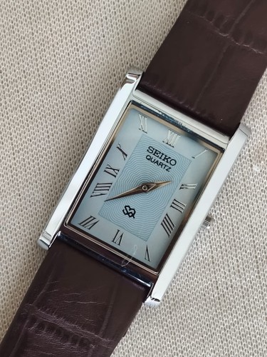 Vintage Classic Seiko Slim Tank Japan Made Bue Dial Men's Wrist watch