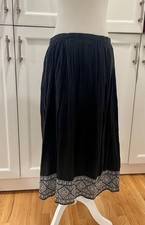 Women  s J Jill Long Skirt Black White Embroidered Bottom Stretch Waist Size XSP