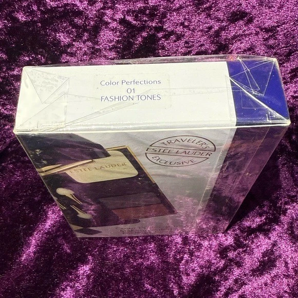Estee Lauder Makeup Palette Eyeshadow Travel Set Sealed Pressed Powder Blush NIB - Image 3 of 4