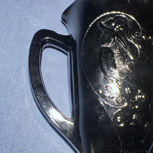 Vintage Black Glass Trophy Vase 7" Tall Handles Heart Dancing Ladies L.E. Smith - Picture 3 of 3