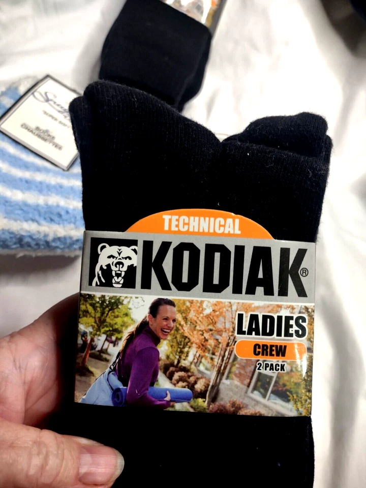 4 Pairs Technical Kodiak Ladies Crew Socks Size 4-10 Black NEW & 1 Pair Snugadoo - Image 4 of 4