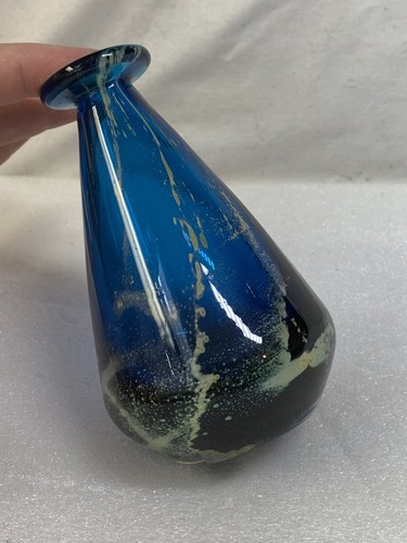 Vintage 1980s MDINA GLASS Small Art Studio Vase Blue MALTESE 4.75" - Picture 9 of 11